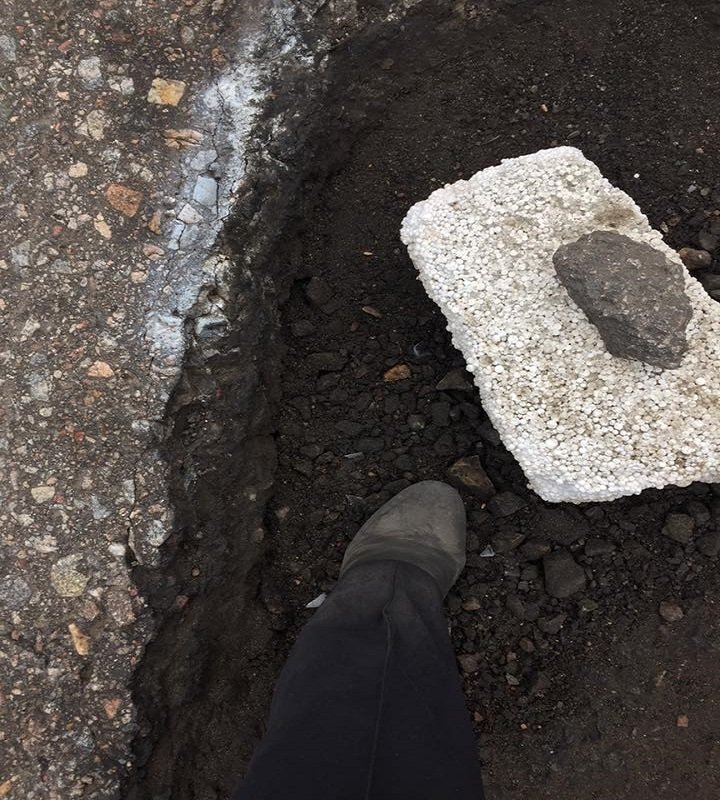 Опасность для автомобилистов: под Днепром водителей ожидают ямы-ловушки 9