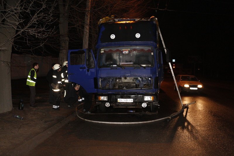 В Днепре на улице Макарова горел грузовик 1