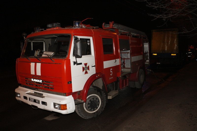 В Днепре на улице Макарова горел грузовик 6