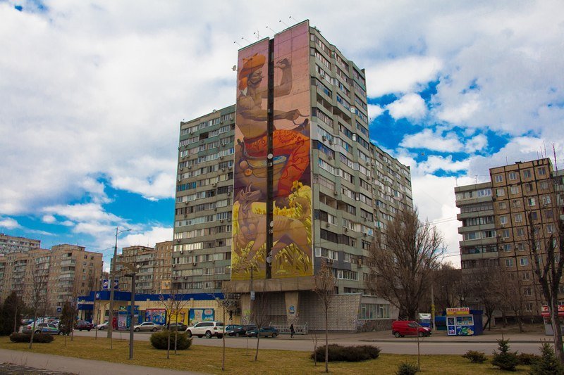 Усатый казак и собака с трубкой: в Днепре появился еще один патриотичный мурал 4