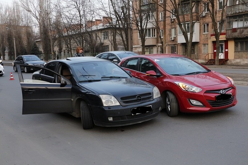ДТП, погоня и перестрелка на проспекте Хмельницкого: подробности от полиции и очевидцев 1