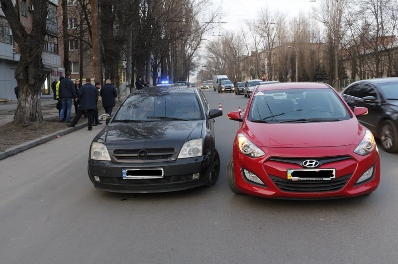 ДТП, погоня и перестрелка на проспекте Хмельницкого: подробности от полиции и очевидцев 5