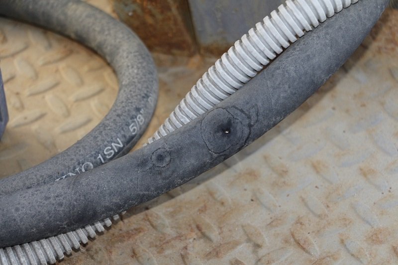 Днепровский камикадзе: на Тополе водитель Audi влетел в газовую заправку и пытался ее подорвать 4