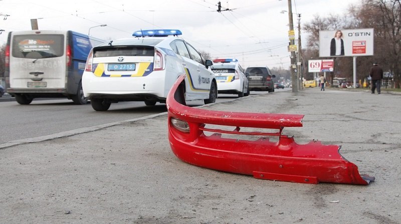 На Титова в ДТП столкнулись Daewoo Lanos и Mitsubishi Outlander 6