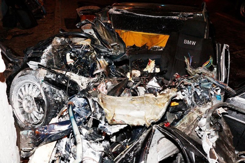 Страшное ДТП на Набережной Заводской: тело парня вырезали из разбитого авто 12