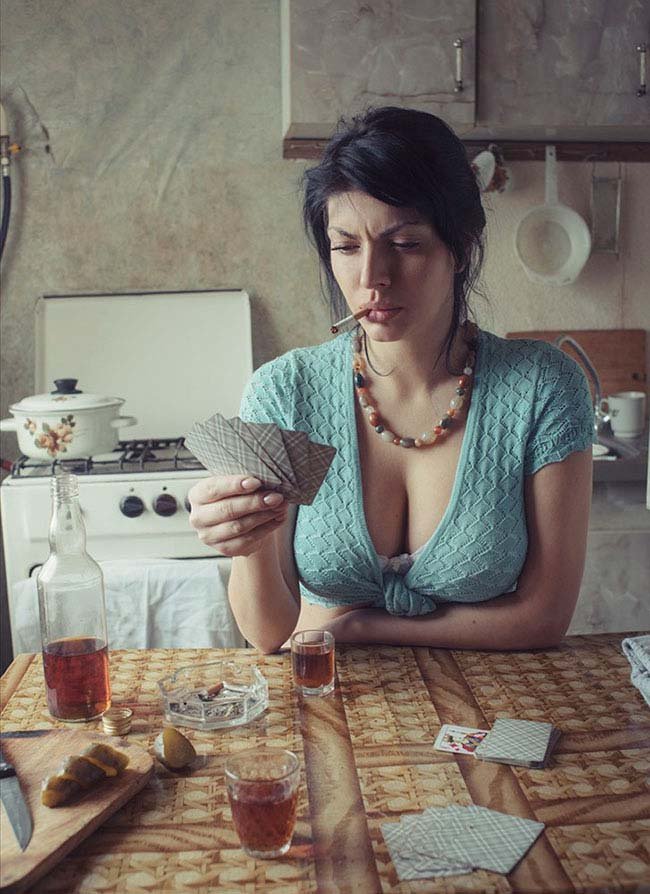 Художник из Днепра делает потрясающие и откровенные фото красивых девушек 9