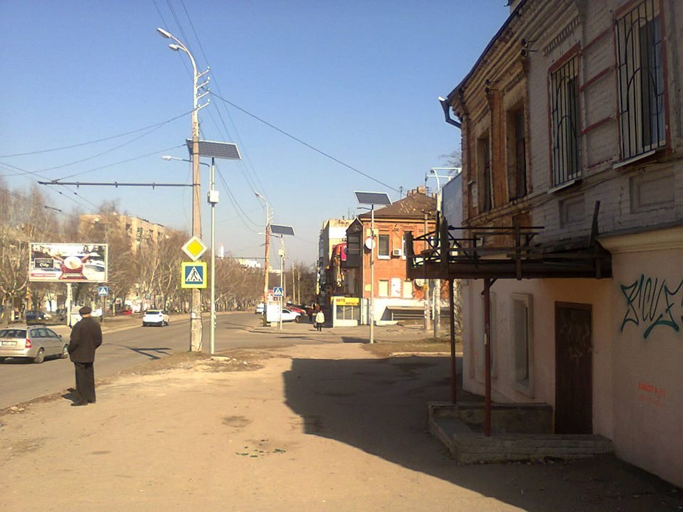 В Днепре продолжают устанавливать солнечные батареи 2