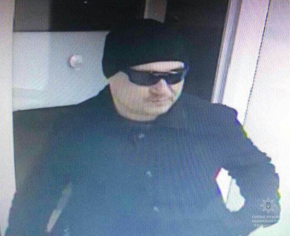 Скоростной грабитель в Днепре: полиция ищет серийного разбойника 5