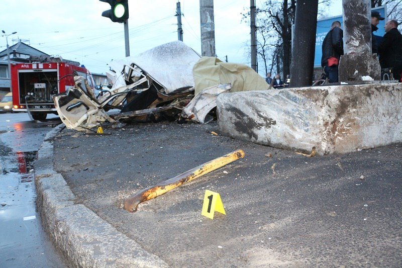Жуткое ДТП внизу Рабочей: погиб человек 9