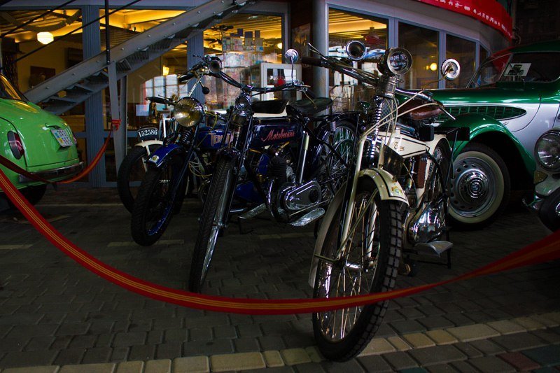 В Днепре представили уникальные французские ретро мотоциклы 1