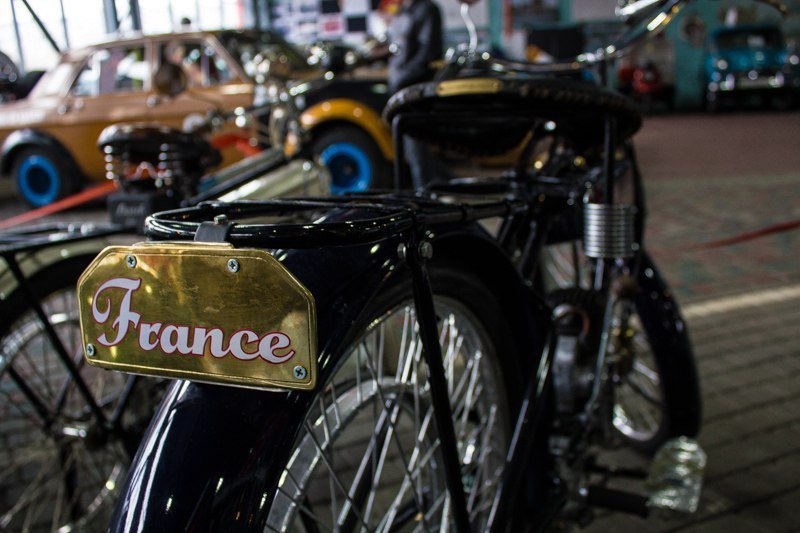 В Днепре представили уникальные французские ретро мотоциклы 12