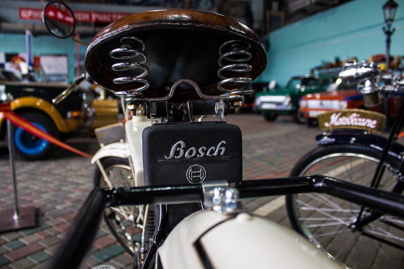 В Днепре представили уникальные французские ретро мотоциклы 16