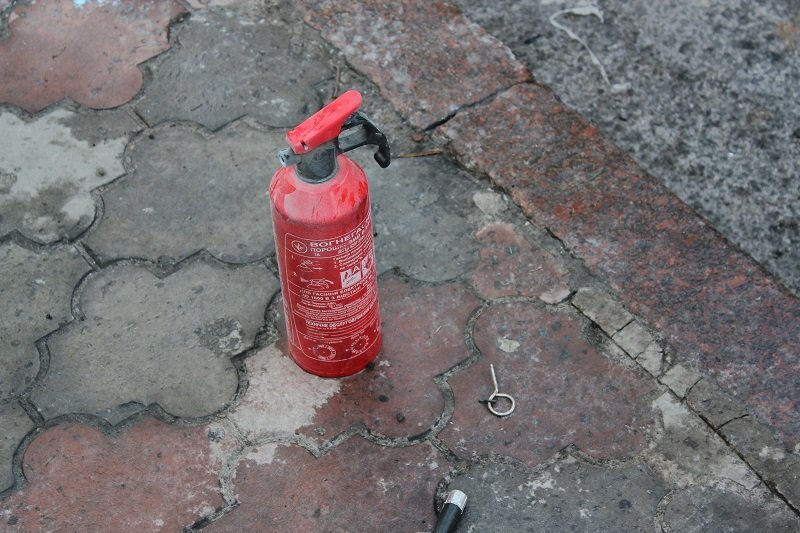 Возле Екатеринославского бульвара горел грузовик "Ласунка" с мороженым 7