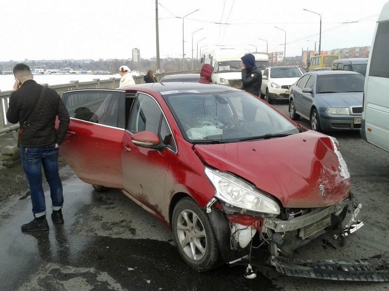 Внимательнее на дорогах: где в Днепре чаще всего случаются ДТП 2