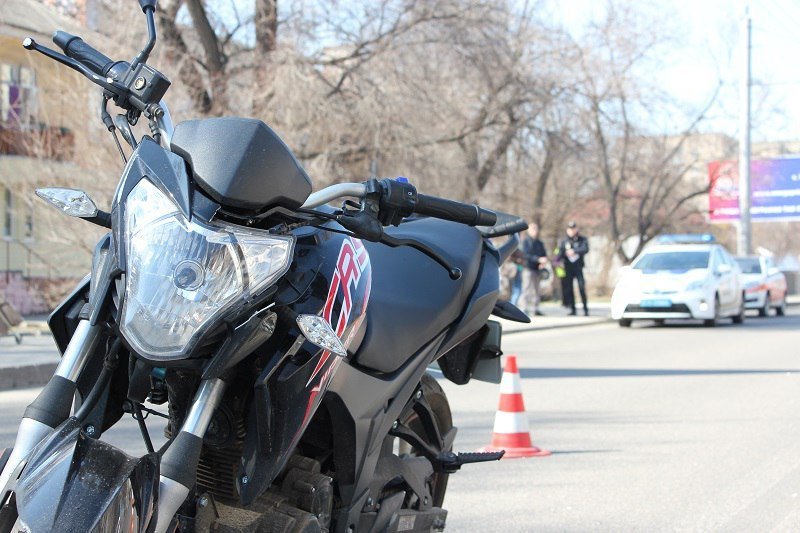 ДТП на Калиновой: мотоциклист сбил 90-летнего пенсионера 2