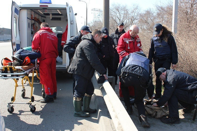 Попытка самоубийства на Кайдакском мосту: подробности с места событий 4