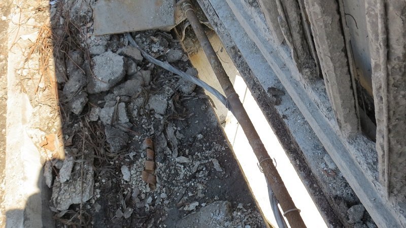 Опасность сорваться в реку: что сейчас происходит на Новом мосту 5