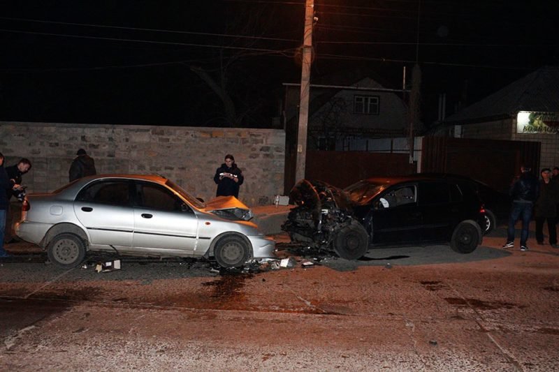 Cмертельное ДТП: в Днепре лоб в лоб столкнулись два автомобиля 1