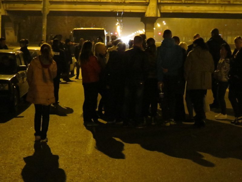 Митингующие третий день подряд перекрывают Слобожанский проспект 6