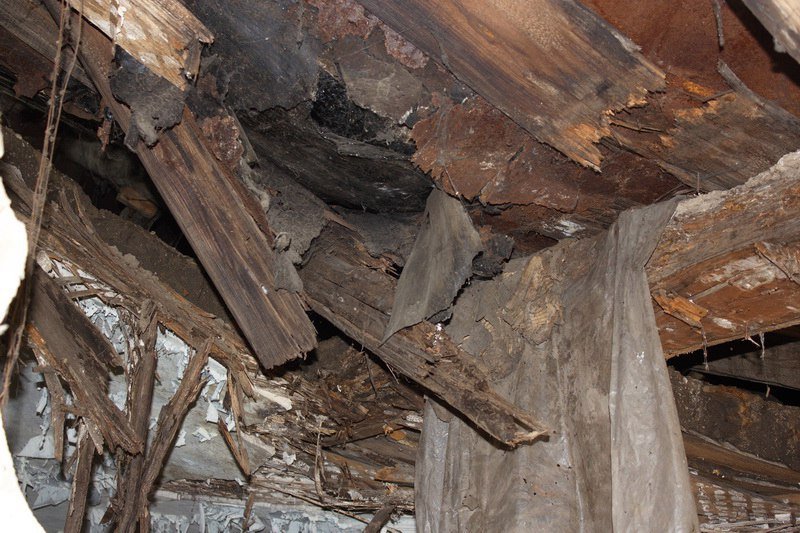 Забытая история: в центре Днепра обрушился старинный дом 11