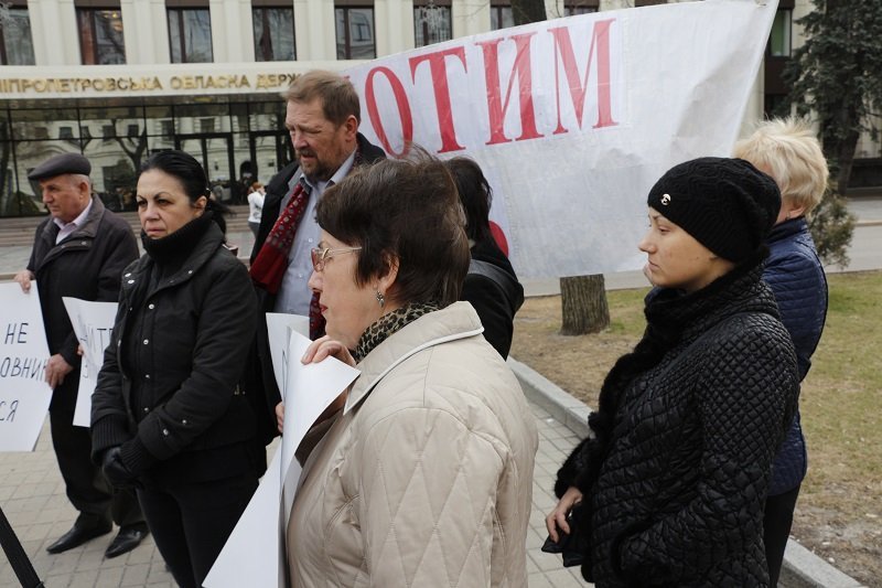 Жизнь на волоске: возле ОГА состоялся митинг диализных пациентов 4
