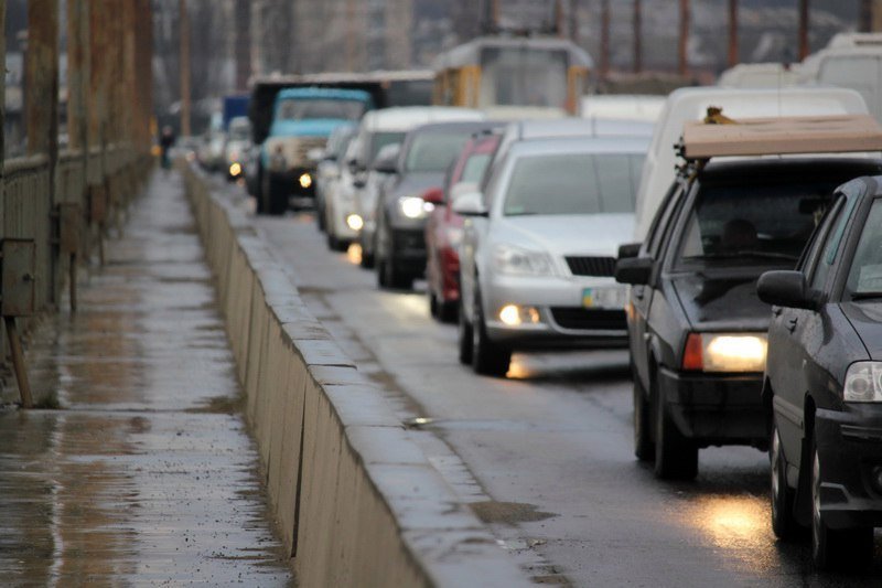 Внимание: при въезде на Кайдакский мост огромная пробка 7