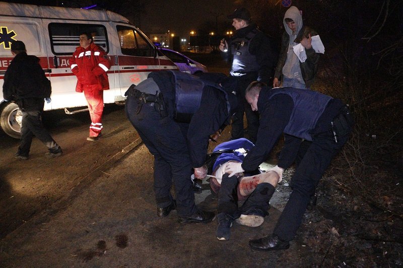 Ночная стрельба возле автовокзала: таксист ранил своего клиента 3