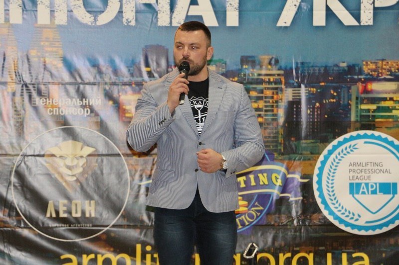В Днепре стартовал чемпионат Украины по армлифтингу 1