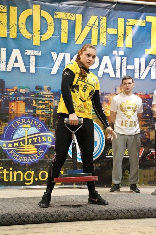 В Днепре стартовал чемпионат Украины по армлифтингу 7