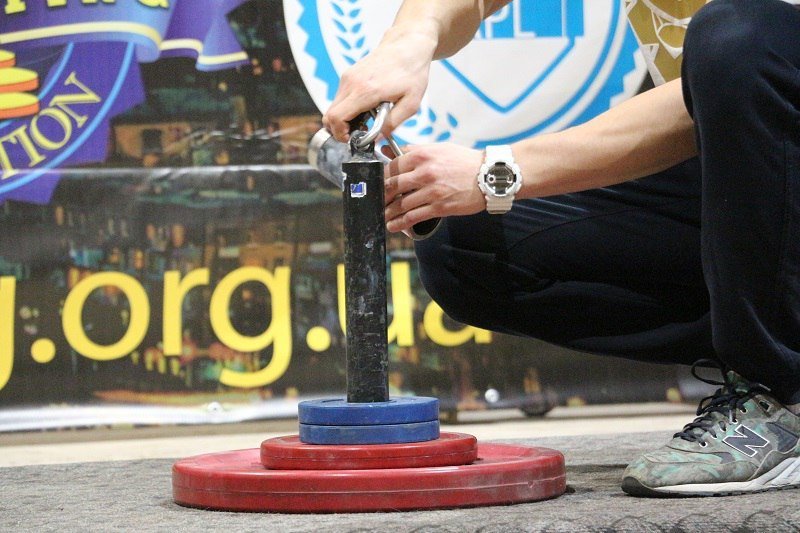 В Днепре стартовал чемпионат Украины по армлифтингу 8