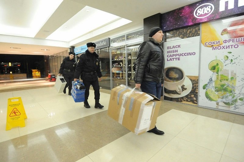 Толпы людей, дымовые шашки и массовые аресты: что происходило по всей России 10