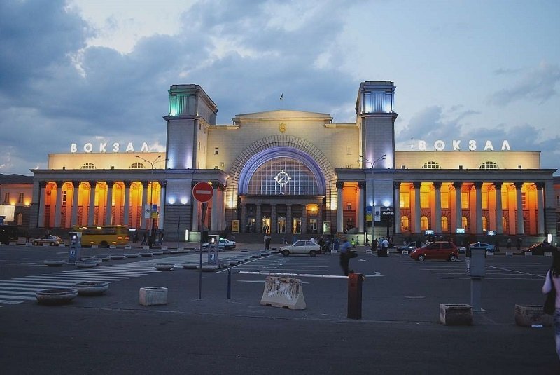 Днепр против Киева: сравнение вокзалов, маршруток и городских особенностей 1