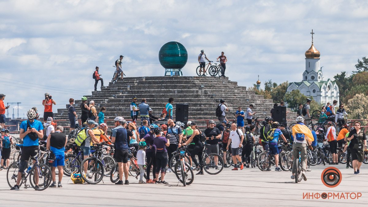 В Днепре отменили Велодень: велосипедисты поедут на могилу Максима Семенова