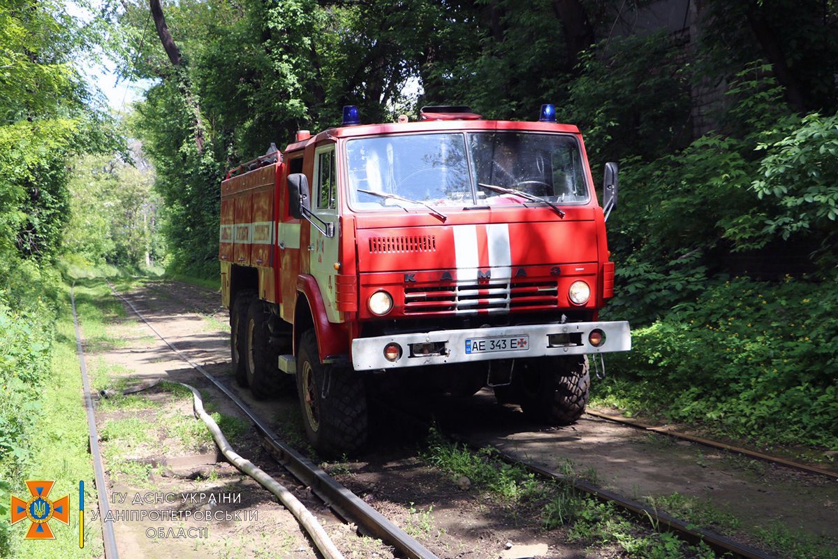 В Днепре на Маяковского горела емкость для сбора газового конденсата 8