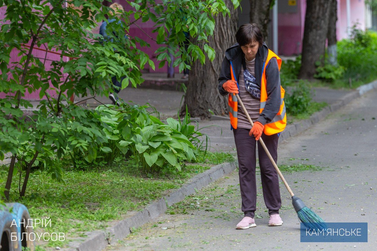 В Каменском продолжаются работы по благоустройству города 4