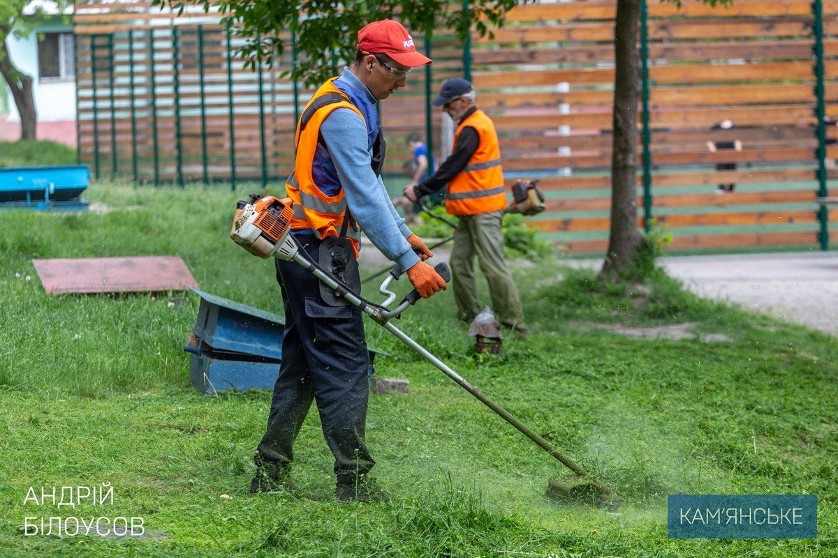 В Каменском продолжаются работы по благоустройству города 5