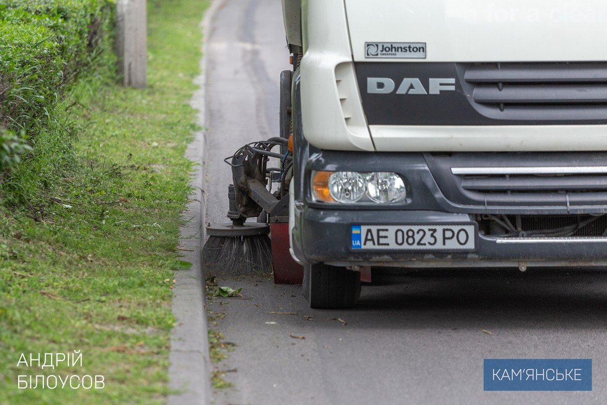 В Каменском продолжаются работы по благоустройству города 6