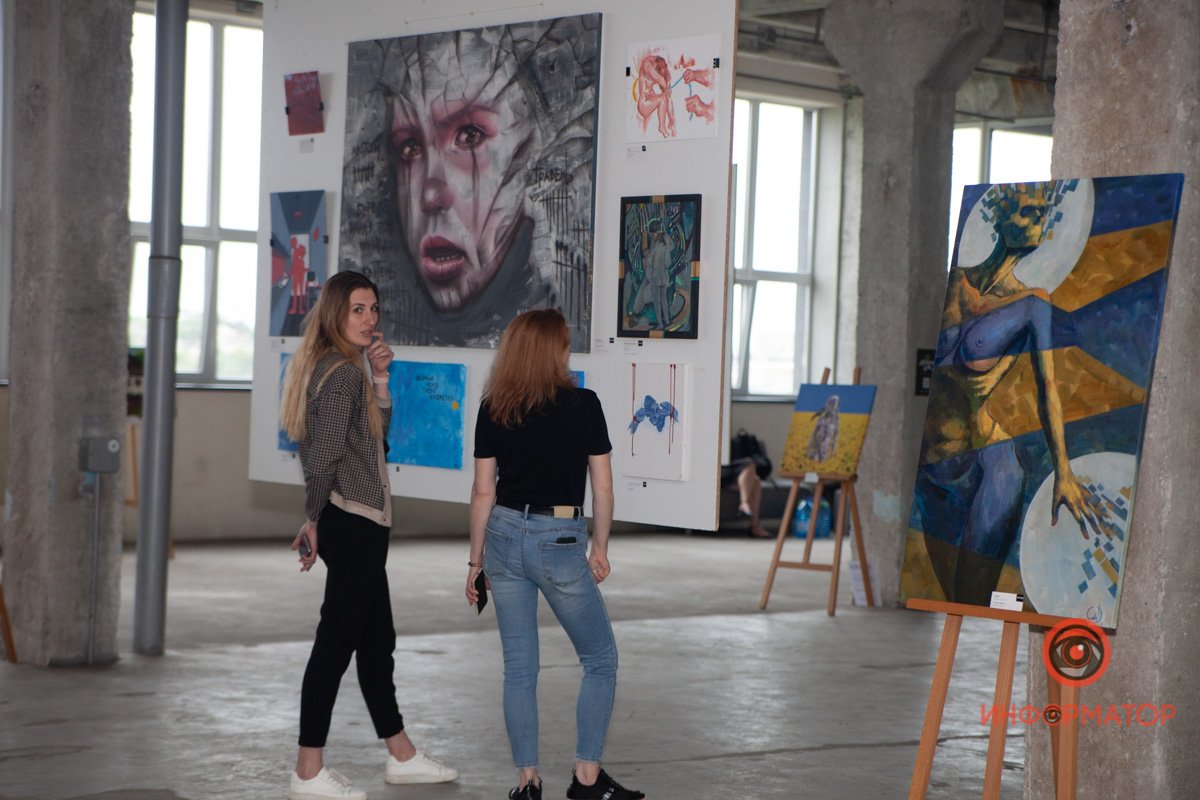 В Днепре проходит благотворительный арт-аукцион «МИСТЕЦТВО = ЗАХИСТ» В Днепре проходит благотворительный арт-аукцион «МИСТЕЦТВО = ЗАХИСТ»
