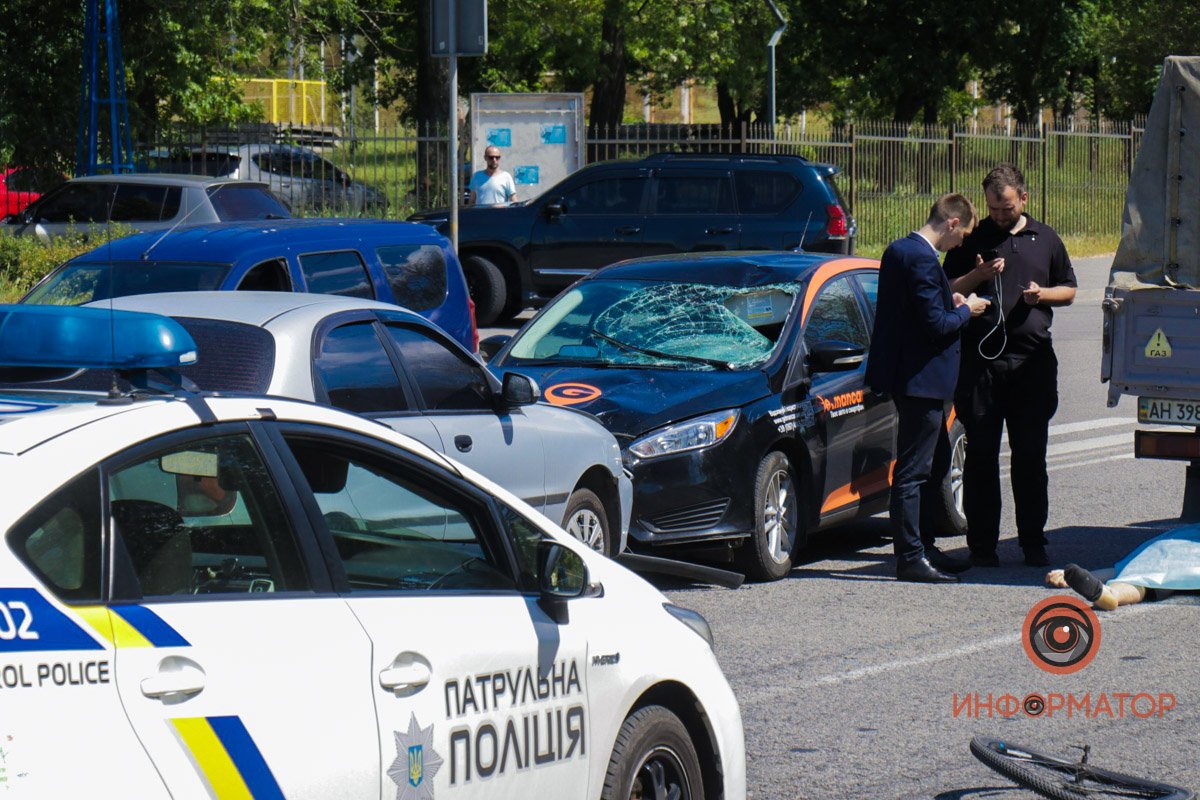 Здесь водитель авто Ford службы Getmancar сбил велосипедиста и столкнулся с Daewoo Lanos