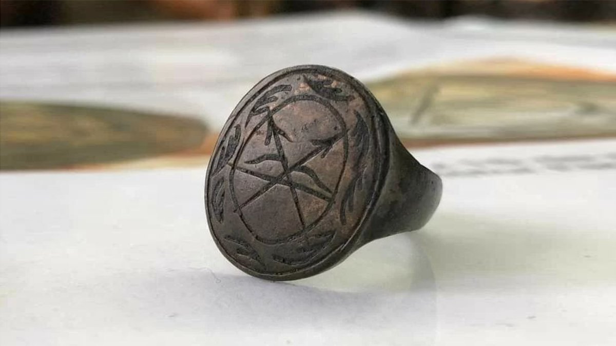 В Музее истории Днепра появился казацкий перстень XVIII века