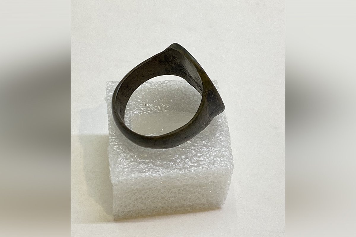 В Музее истории Днепра появился перстень-печатка из Самари В Музее истории Днепра появился перстень-печатка из Самари