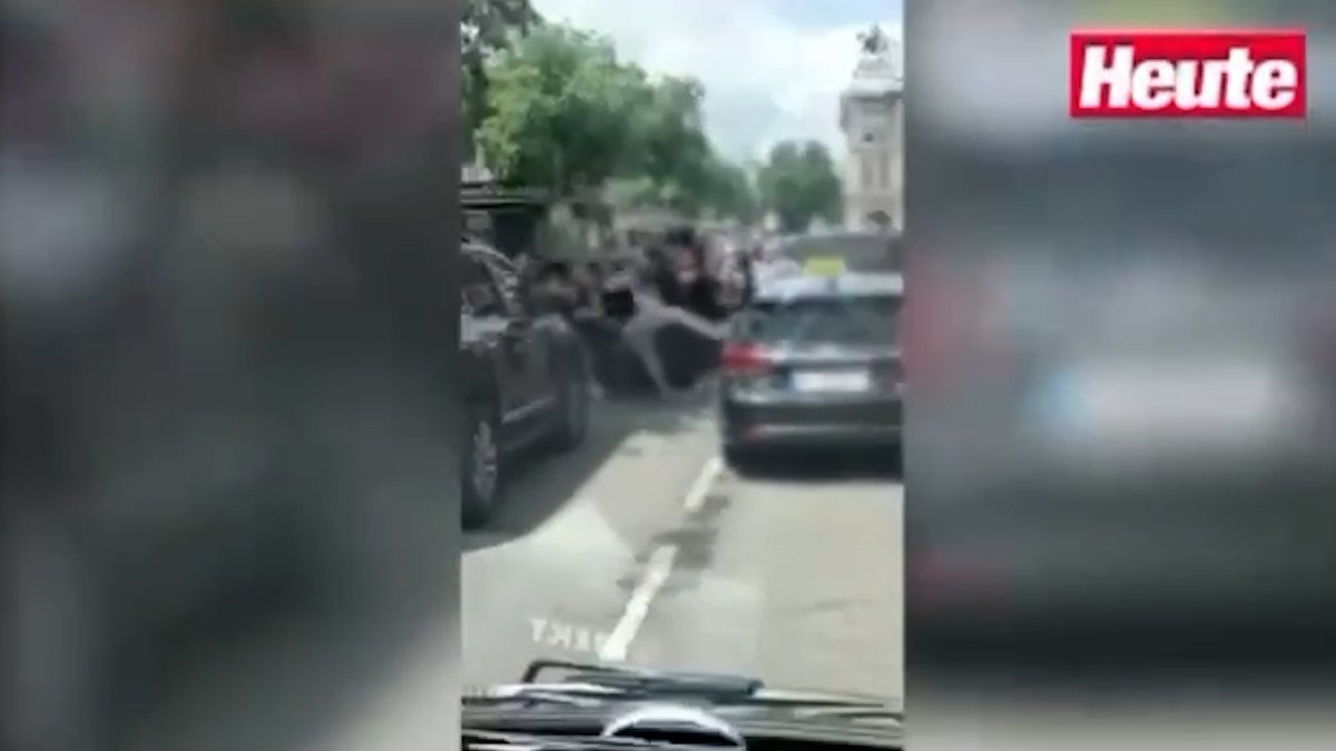 В Вене мужчины на авто с номерами Днепропетровской области устроили драку посреди дороги