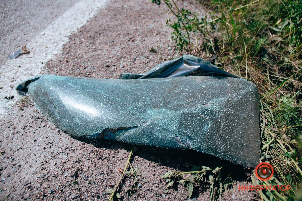 В Братском Lada столкнулась с автобусом и влетела в отбойник 9