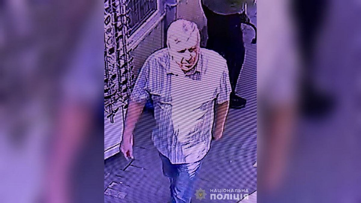 Полицейские ищут мужчину, который напал на прохожего на проспекте Героев