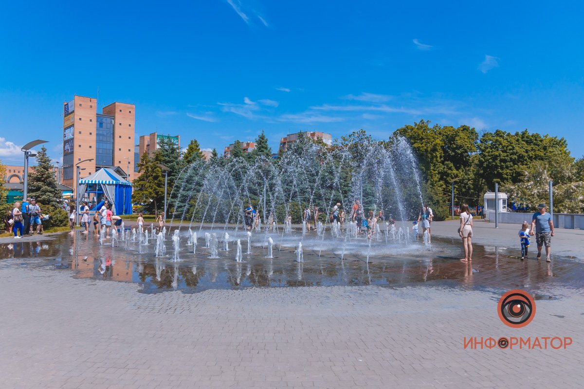 Напротив "Вавилона"