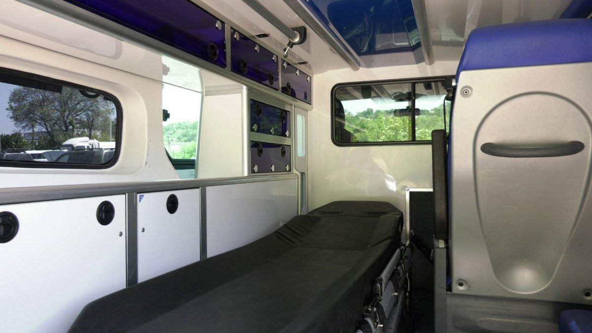 «Фонд оборони країни» при поддержке Днепровского городского совета передал ВСУ машину скорой помощи 1