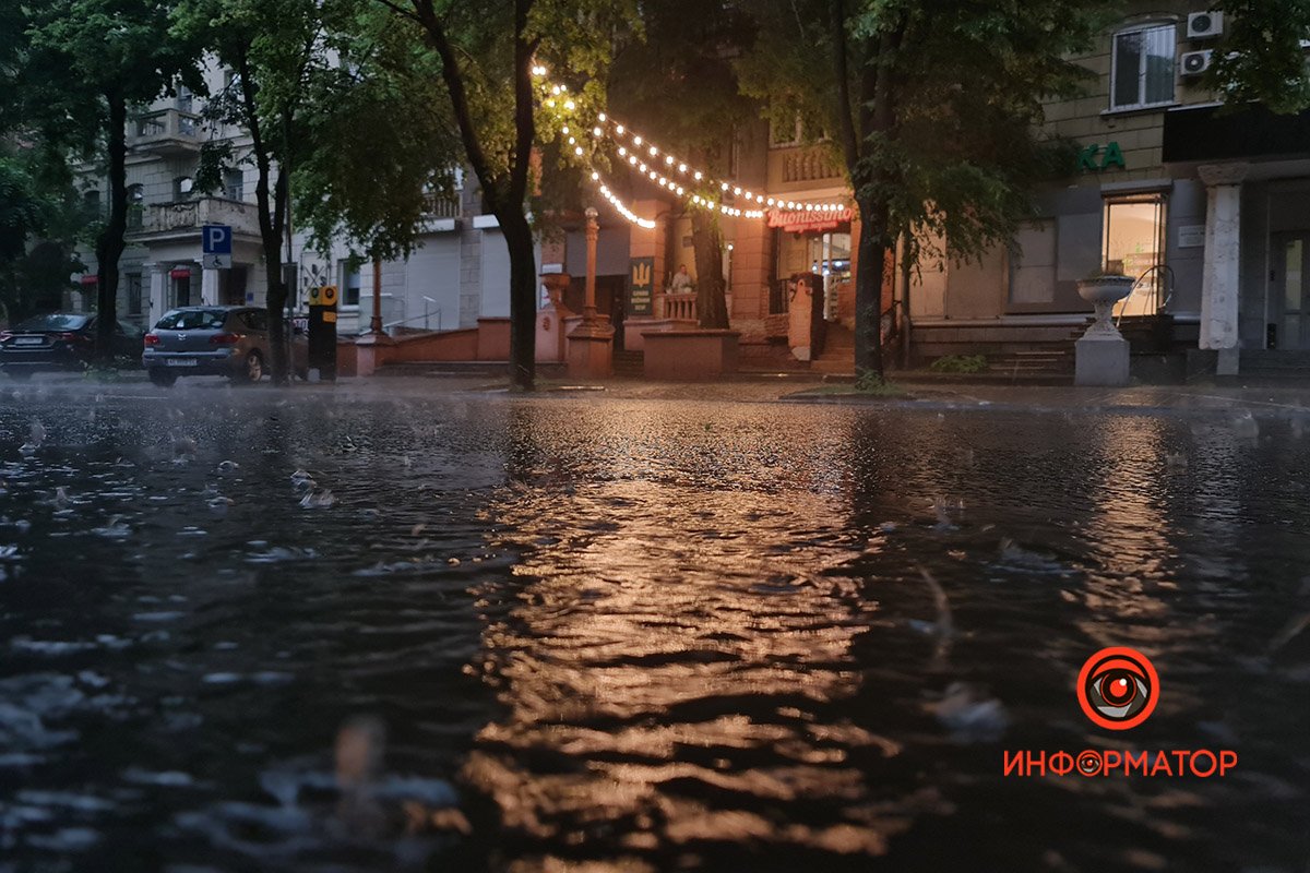 Град, ливень и гром: Днепр в первый день лета накрыла непогода 4
