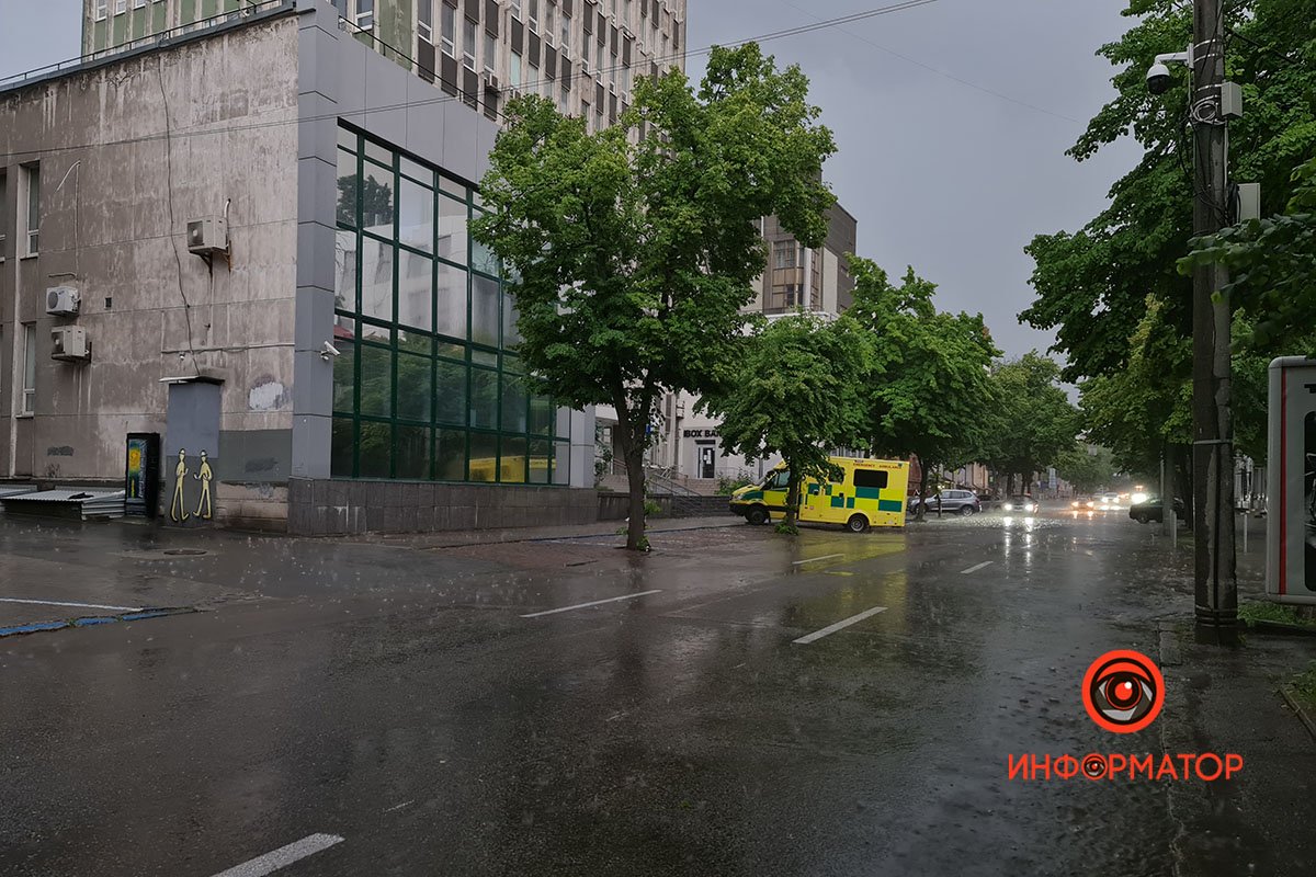 Град, ливень и гром: Днепр в первый день лета накрыла непогода 7