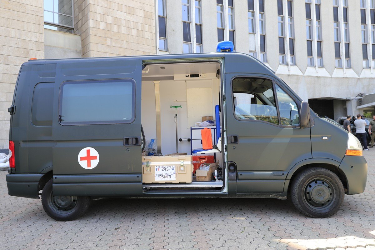 Борис Филатов: «Днепр уже передал военным почти 350 маневровых авто» 14