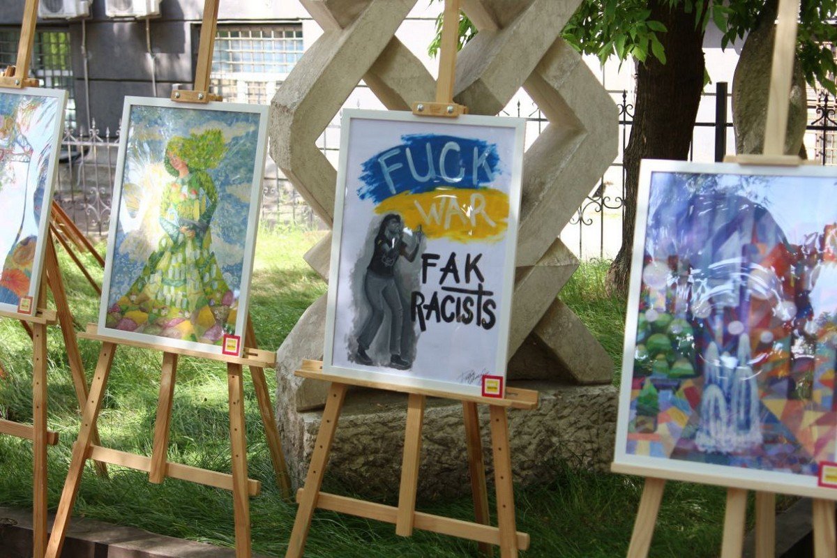 Школьники Днепра собрали 230 тысяч гривен для больниц, в которых лечатся дети переселенцы 1